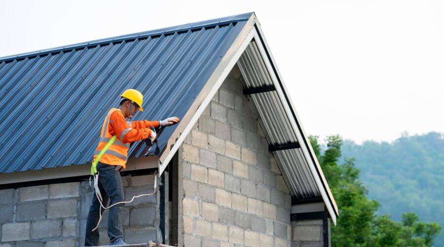 Professional gutter cleaning in Yalaha, FL